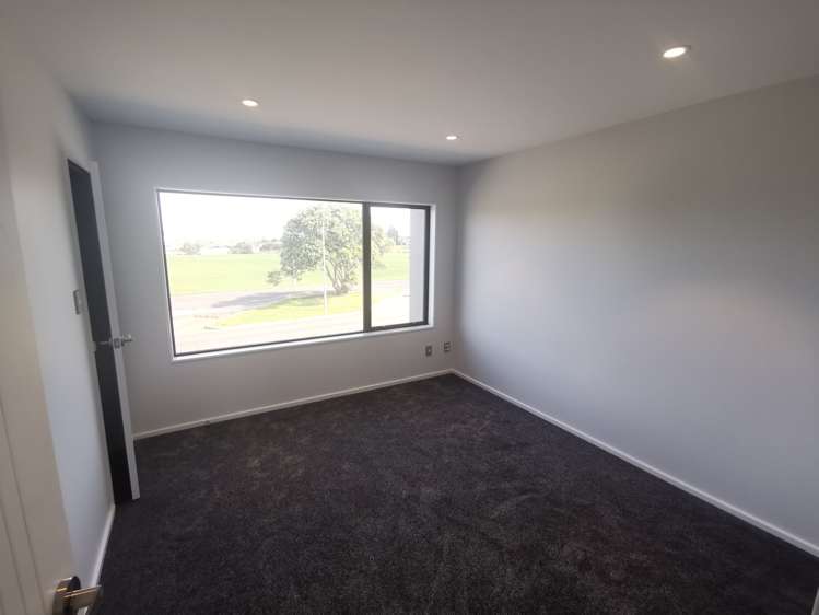 62 Bordeaux Parade Te Atatu South_6