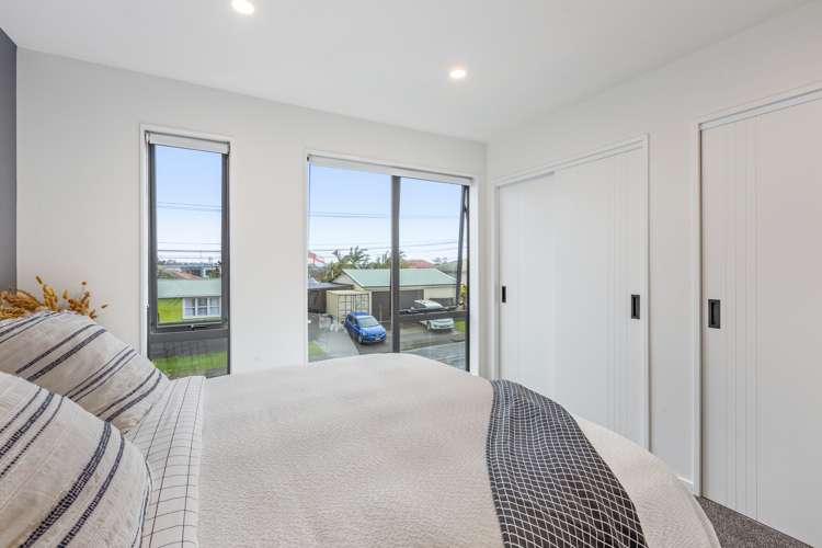 1/1a Royal View Road Te Atatu South_16