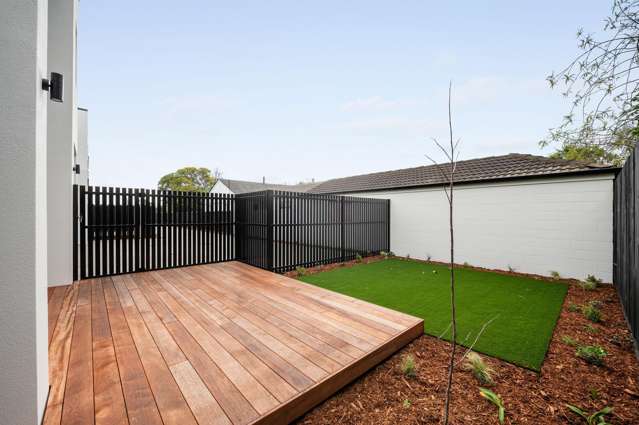 2 + 4/768 River Road Chartwell_2