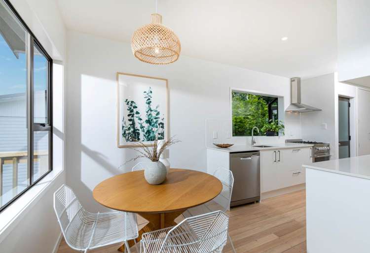 19 Holt Avenue Torbay_5