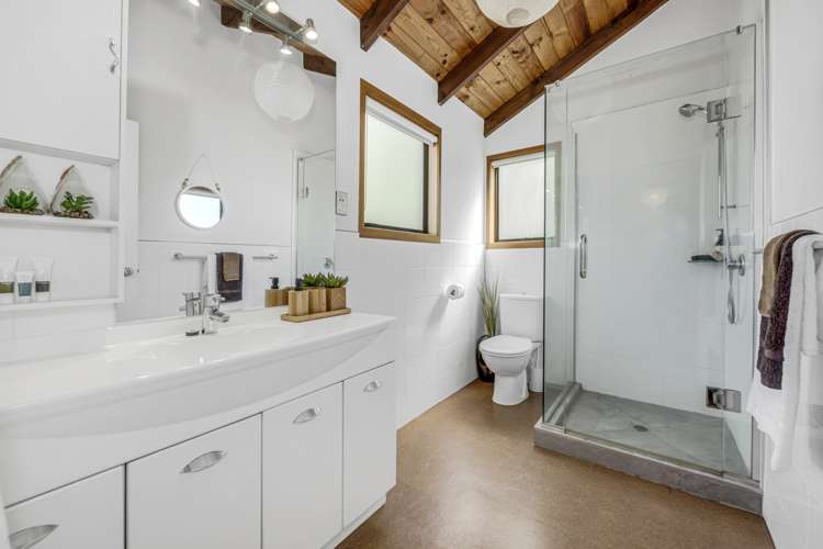 58a Uxbridge Road Mellons Bay_22