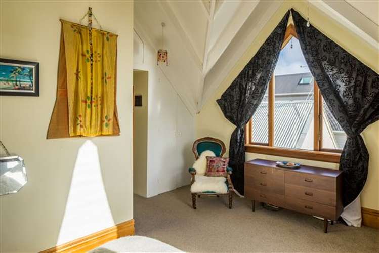 12 Te Wharepouri Street Berhampore_11