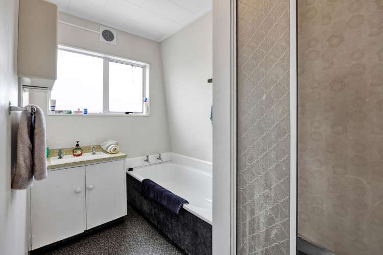 1 County Drive Hawera_8