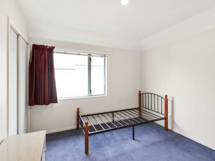 1/19 Longley Place Addington_7