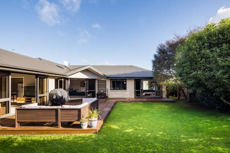 5 Ashington Grove Huntington_17