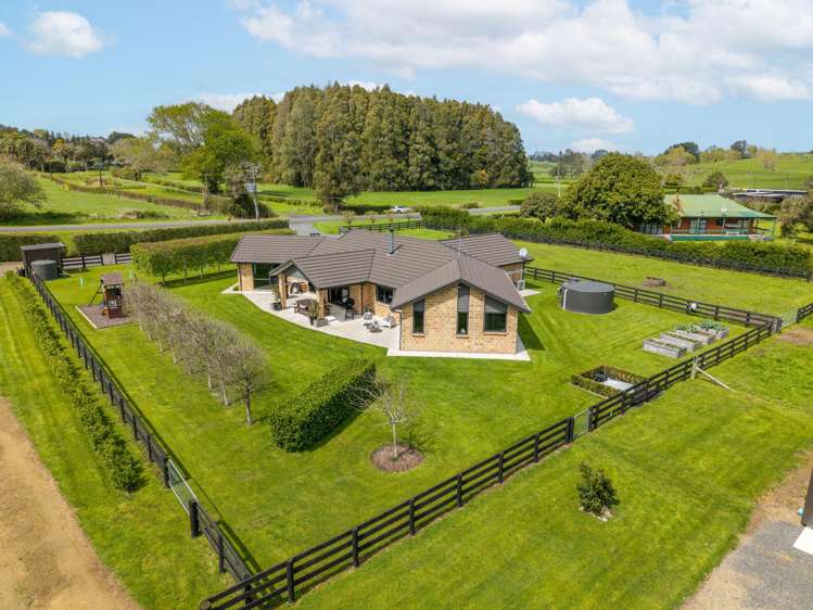 21 Barrett Road Ngahinapouri_28