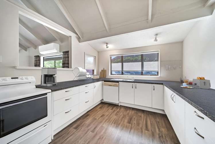 1/16B Langham Place Redwood_6