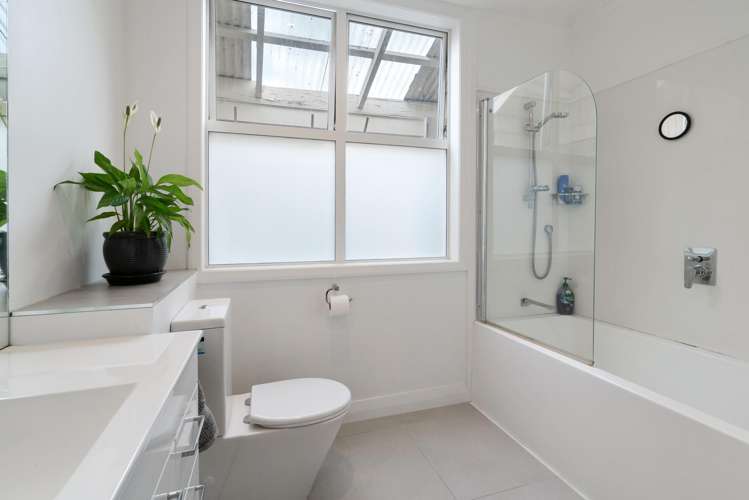 38 Gills Ave Papakura_12