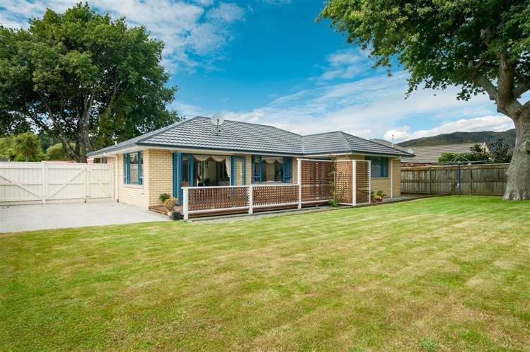 64 Mary Huse Grove Manor Park_18