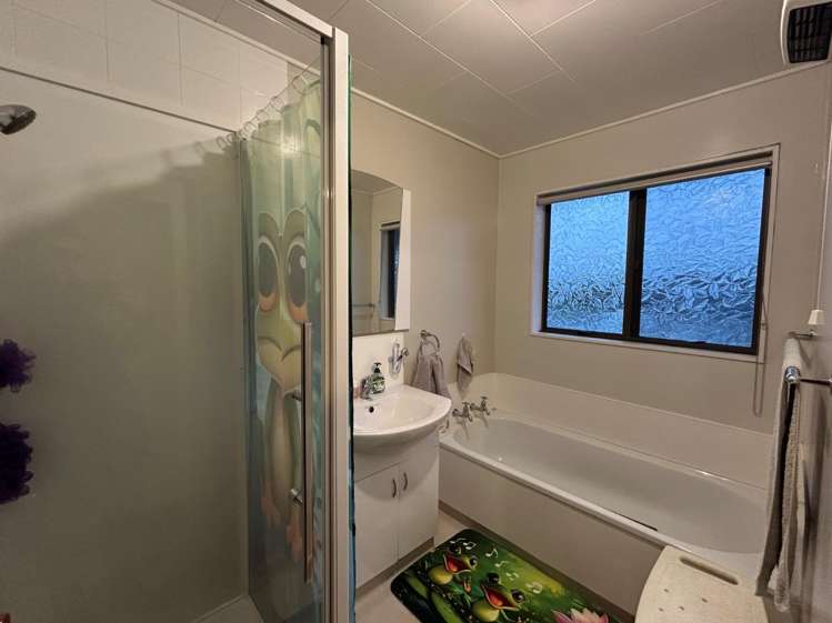 1/5 Somerset Place Taradale_6