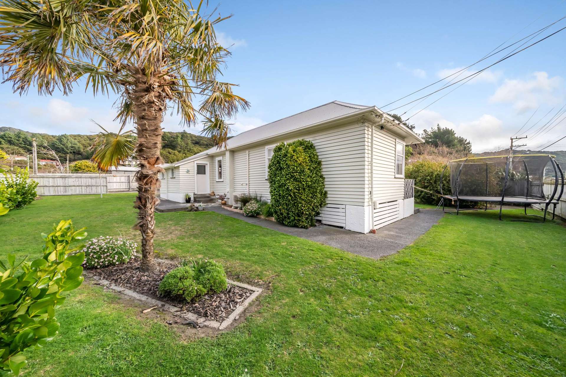 2 Davis Grove Wainuiomata_0