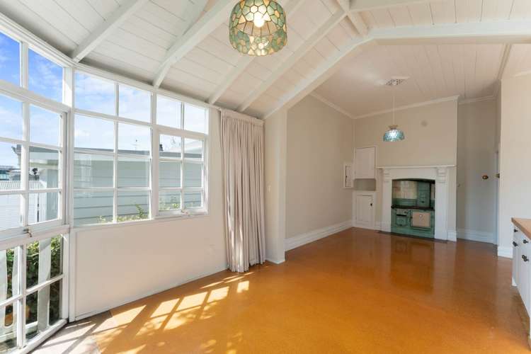 17 Seccombes Road Epsom_9