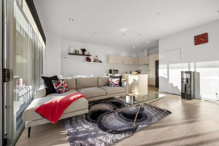 2E/16 Market Place_4