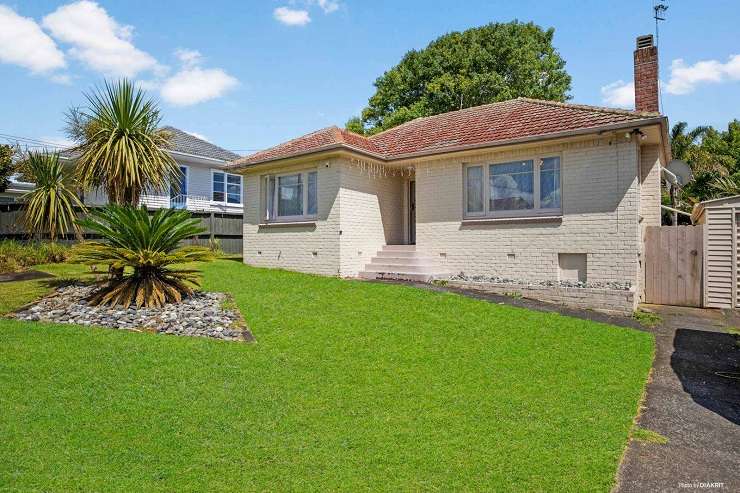 block of motel units at 47 Balmoral Road, Mount Eden, Auckland