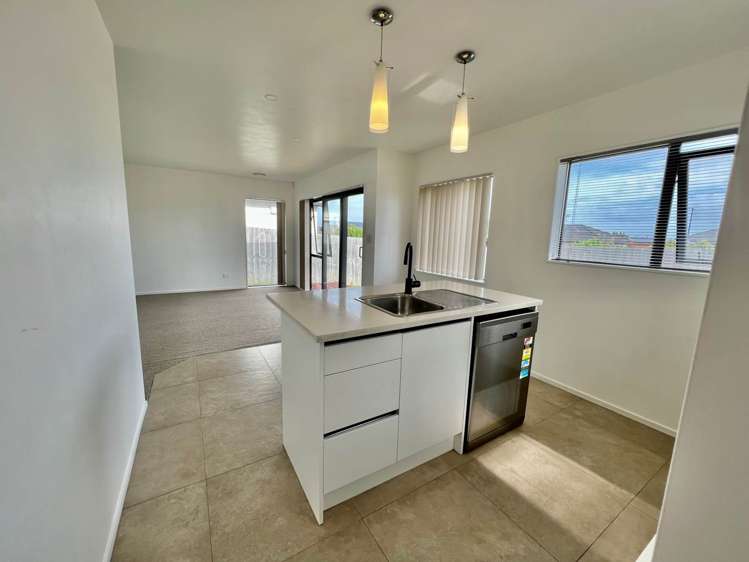 7 Opouatu Avenue Glenbrook_2