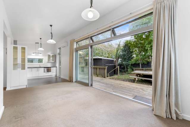 2/49B Lancaster Road Beach Haven_4