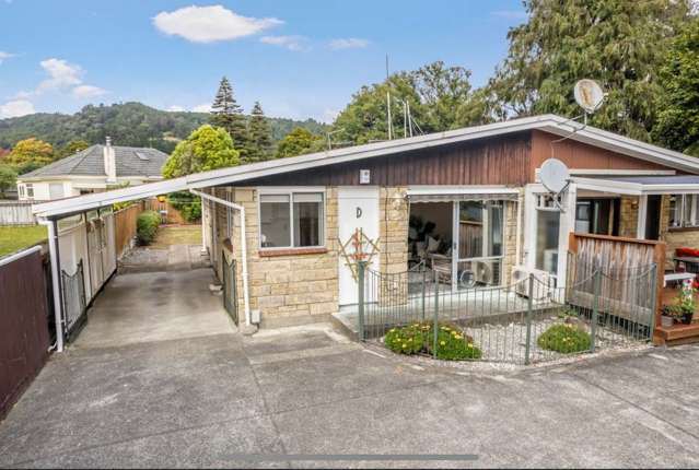 Tidy 2 bedroom pet friendly unit