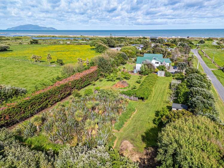 21A Atkinson Avenue Otaki Beach_11