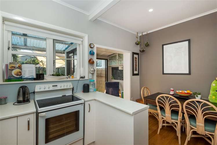 92a Lake Road Narrow Neck_17