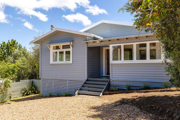 5 Waiata Road Onetangi_1