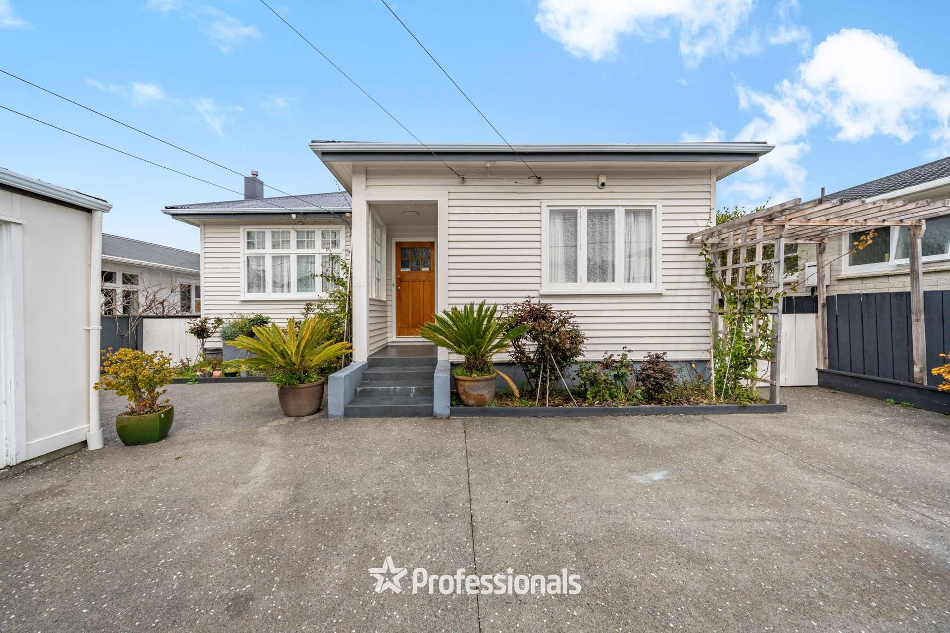 140 Knights Road Lower Hutt Central_0
