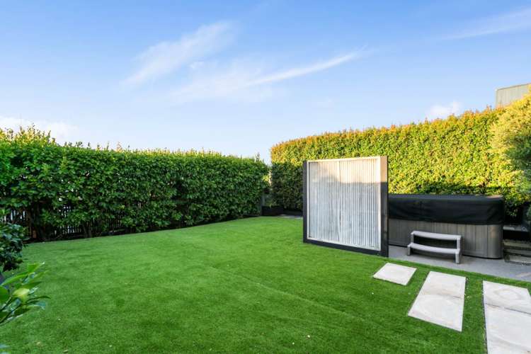 1 Charles Dickens Drive Mellons Bay_24