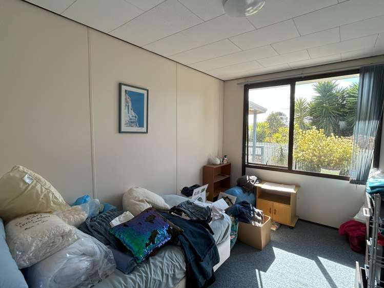 2/141 Carnoustie Drive Wattle Downs_13