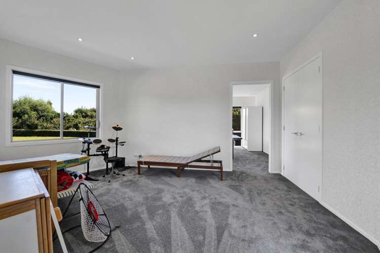 68 Mcgiven Drive Ridgewood_16