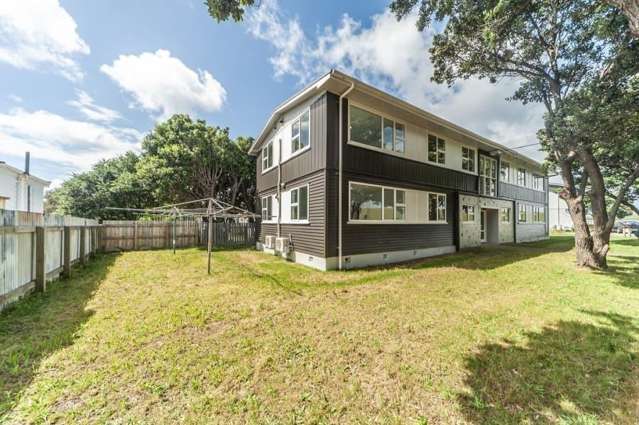 Large Miramar Apartment