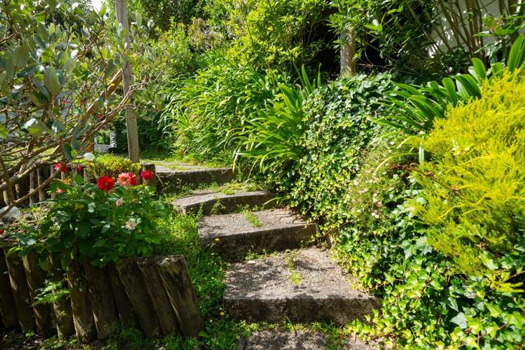 4 Rokewa Way Paparangi_24