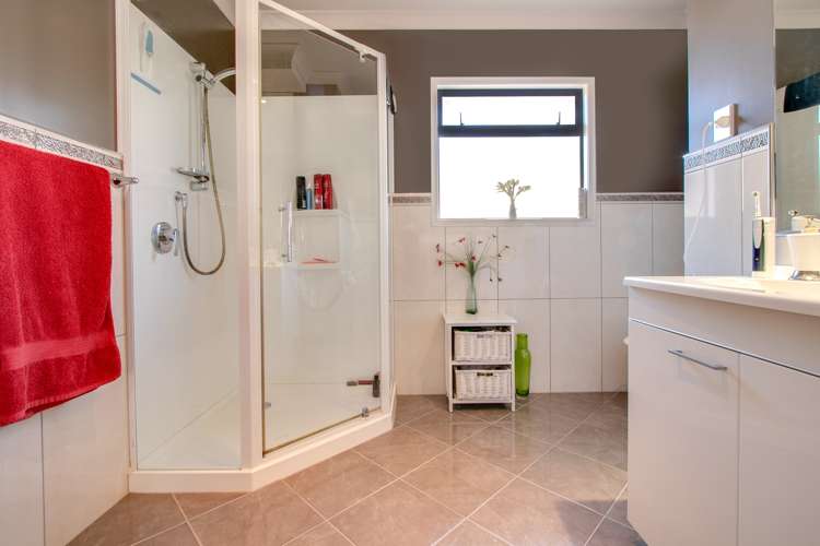 21 Merlot Drive Greenmeadows_19