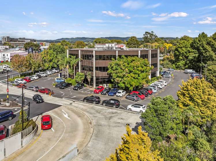 6 Alderman Drive Henderson_3