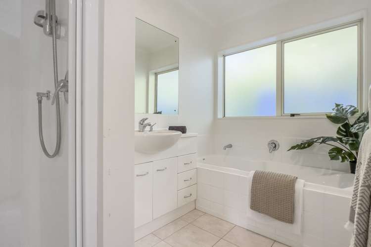 2a Highland Avenue Titirangi_10