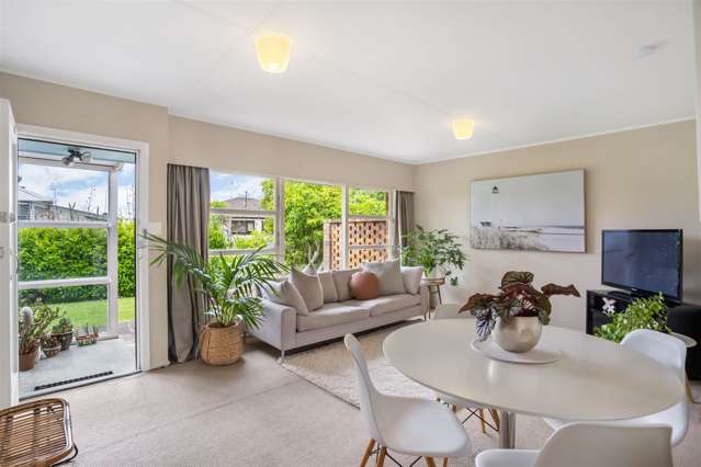 2/1 Ocean View Road Hillcrest_1