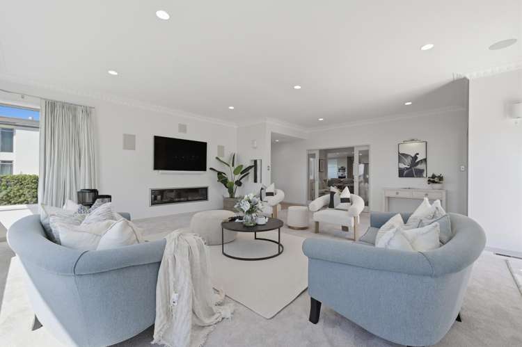 19 Beach Road Otumoetai_38