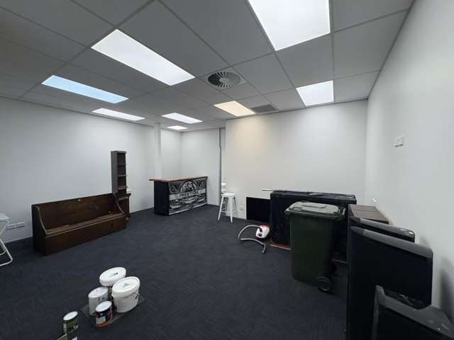 Shop 4, 110 Devonport Road City Centre_4