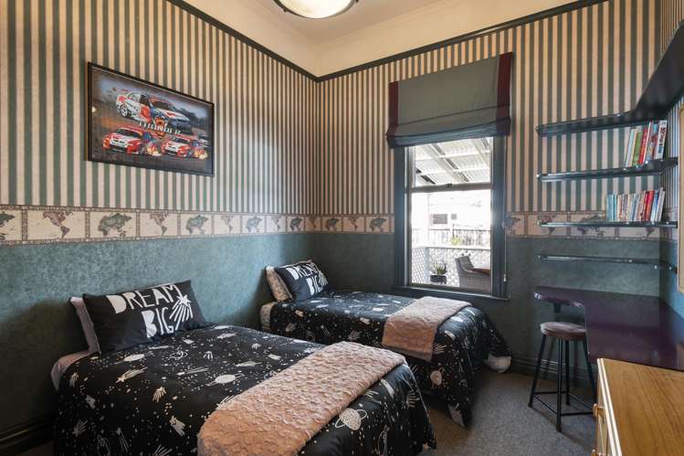 19 Johnson Street Bulls_19