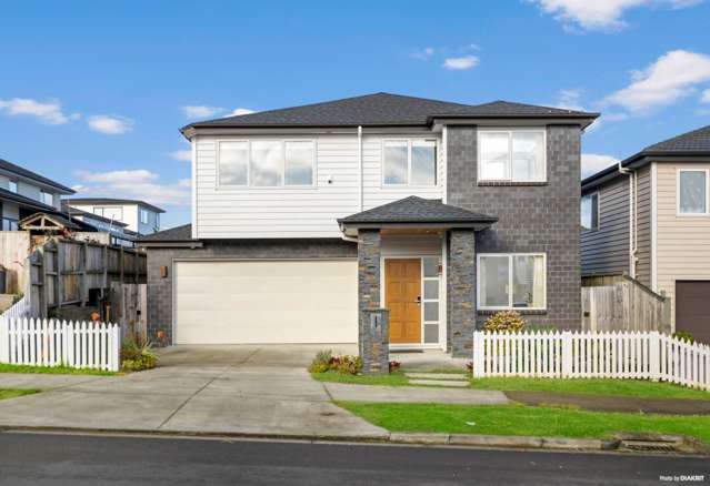 7 bedrooms Stylish house in Flat Bush for Rent