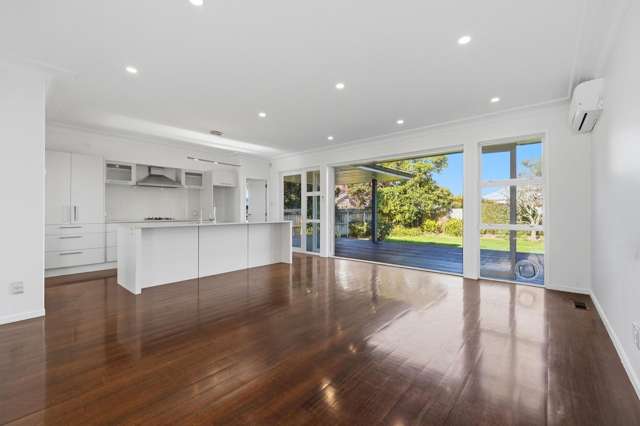 143 Riddell Road 1670_2