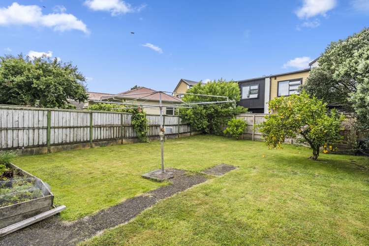38 Hall Crescent Epuni_18