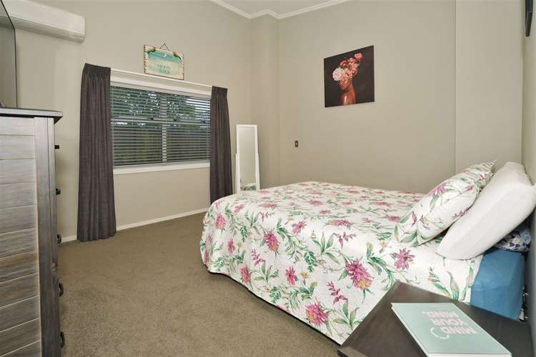 14 Miers Glade Rototuna North_11