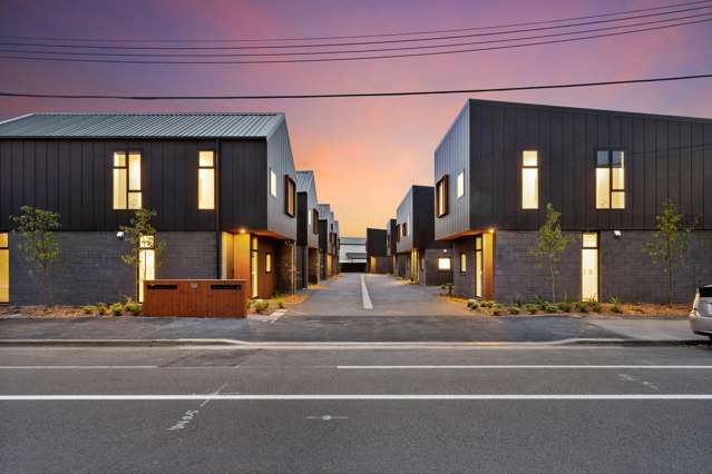Comfort & Convenience | City, Hills, Beach