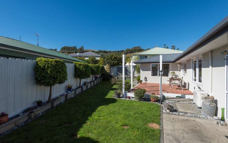 12 Kate Edgar Place Stoke_6