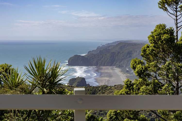 41 Te Ahuahu Road Piha_14