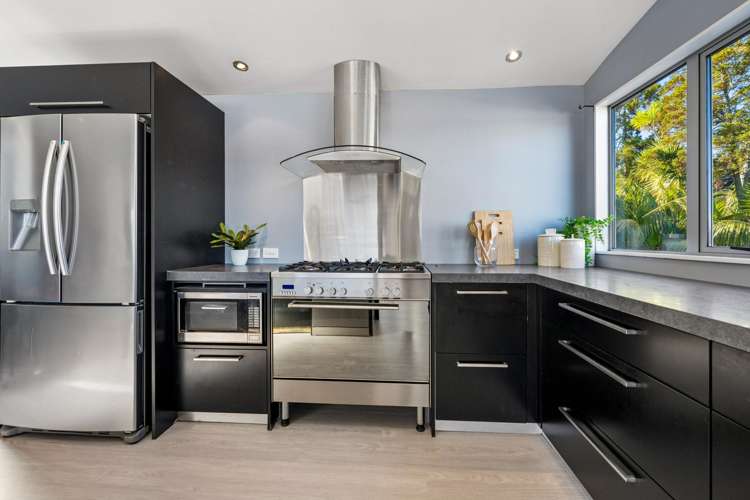 8A Norman Road Titirangi_11