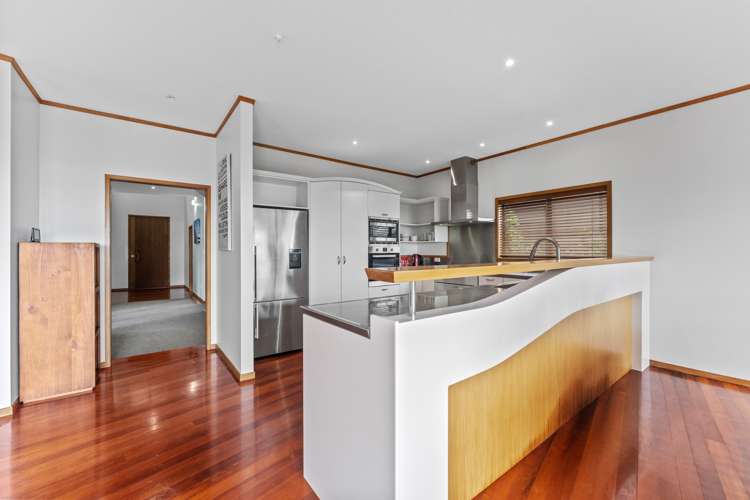 84 Domain Crescent Muriwai_10