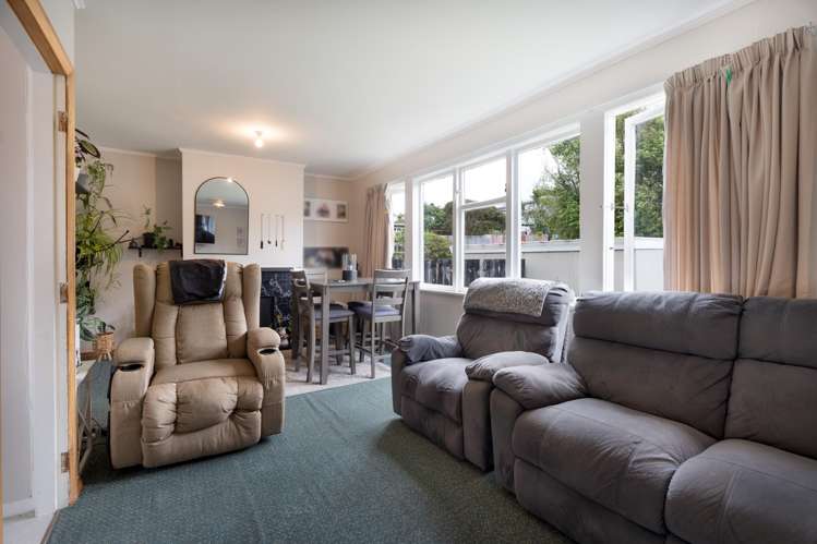 24 Derby Place Cannons Creek_5
