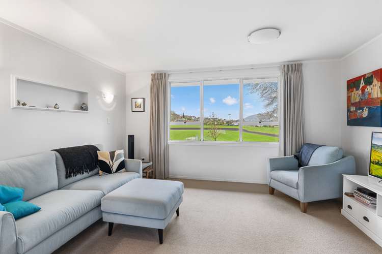 2/101 Douglas Avenue_0