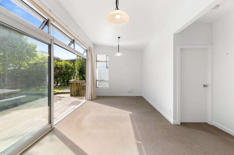 2/49B Lancaster Road Beach Haven_7