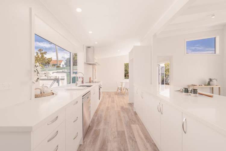 20 Derrett Place Saint Martins_10